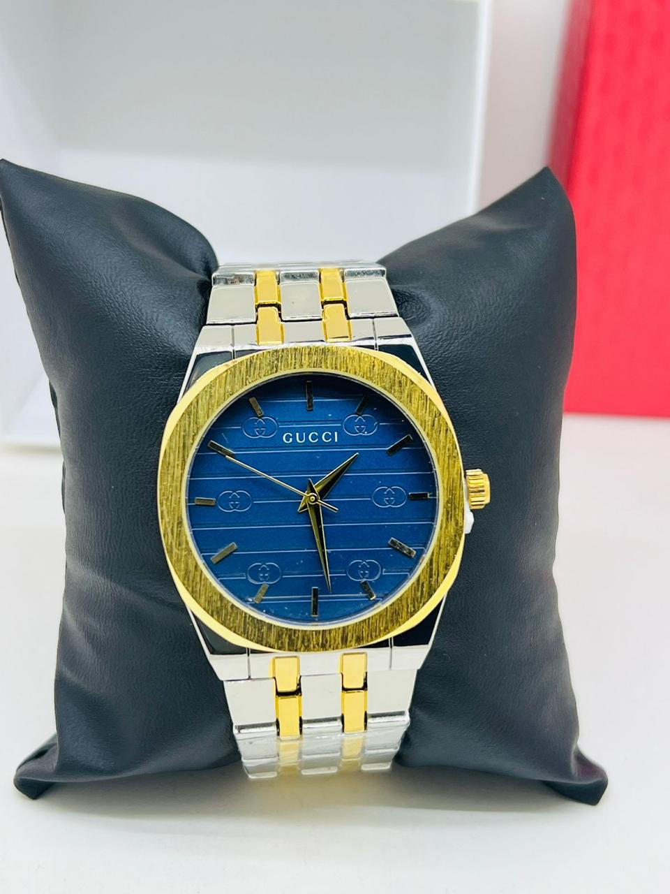 Gucci Timepiece Gold Silver
