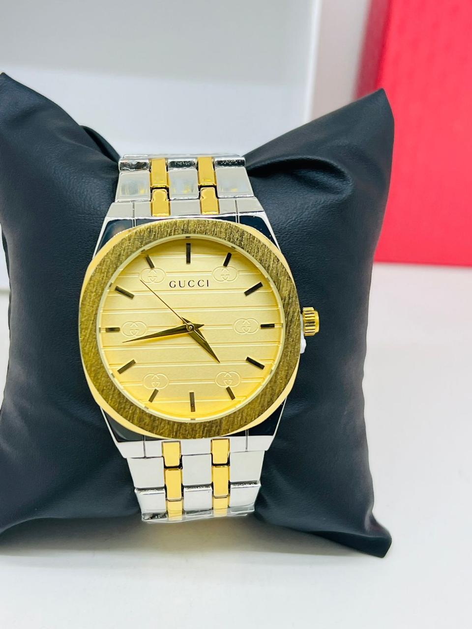 Gucci Timepiece Gold Silver